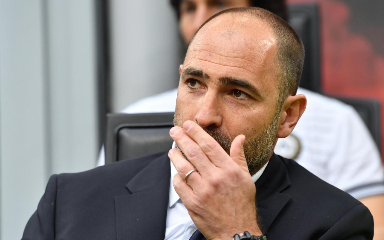 她以其出色 她以其出色