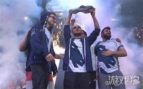 的半空间跑 的半空间跑